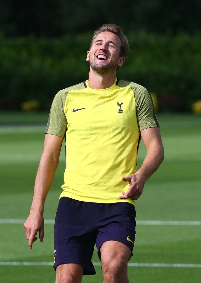 关于窗口期克里夫兰骑士备战欧冠；造点机会细节曝光；更衣室稳定；轮换策略成焦点的信息