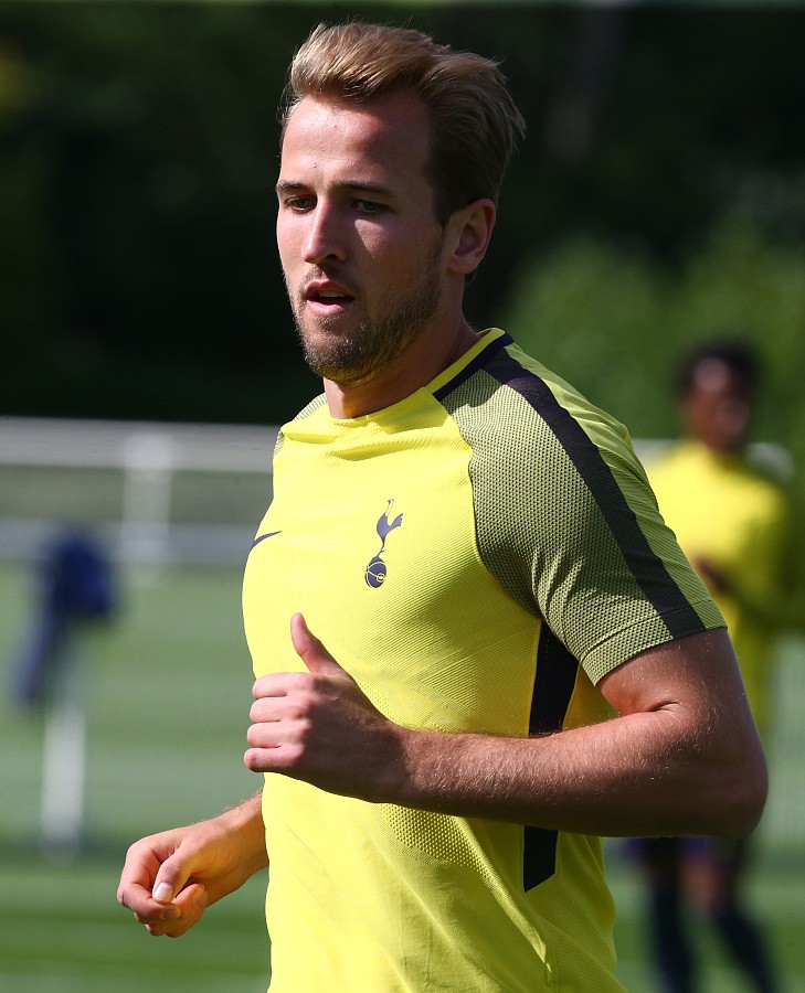 关于窗口期克里夫兰骑士备战欧冠；造点机会细节曝光；更衣室稳定；轮换策略成焦点的信息